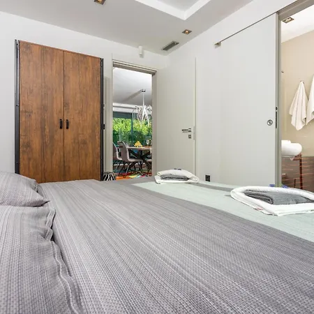 Amazing In With Kitchen Apartment Malinska