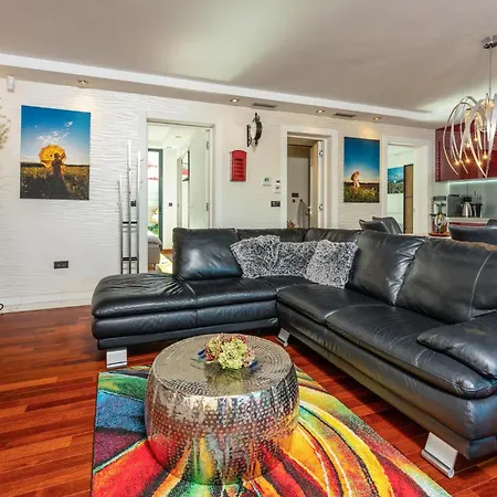Amazing In With Kitchen
