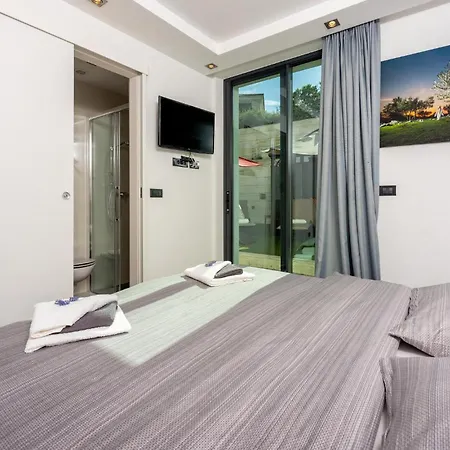 Apartment Amazing In With Kitchen *