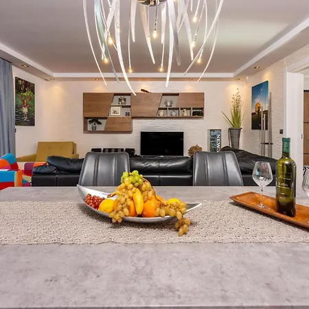 Amazing In With Kitchen *