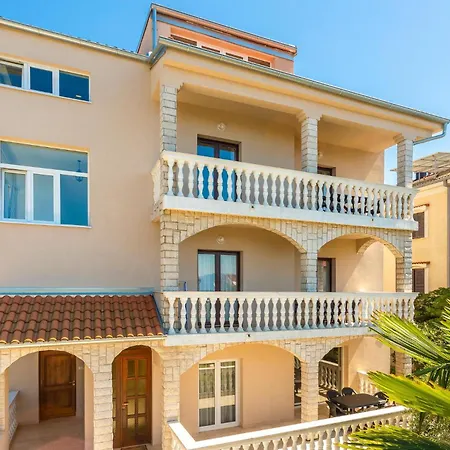 Cozy Apartment In Malinska With Wifi Appartement *
