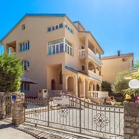 Appartement Cozy Apartment In Malinska With Wifi *